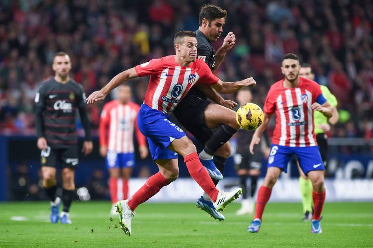 懂球帝12周年120大瞬间1／8决赛：重磅来袭，谁将通往八强？（懂球帝12周年120大瞬间1／8决赛打响：重磅对决，谁能挺进八强？）