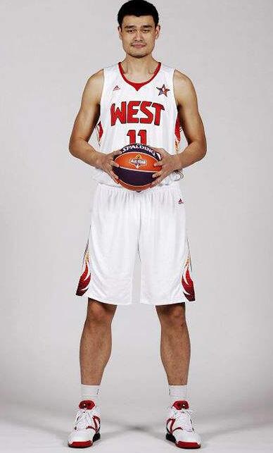 新一轮的欧冠势力版图更新：本轮阿森纳击败拜仁慕尼...（欧冠格局再洗牌：阿森纳本轮力克拜仁慕尼黑）