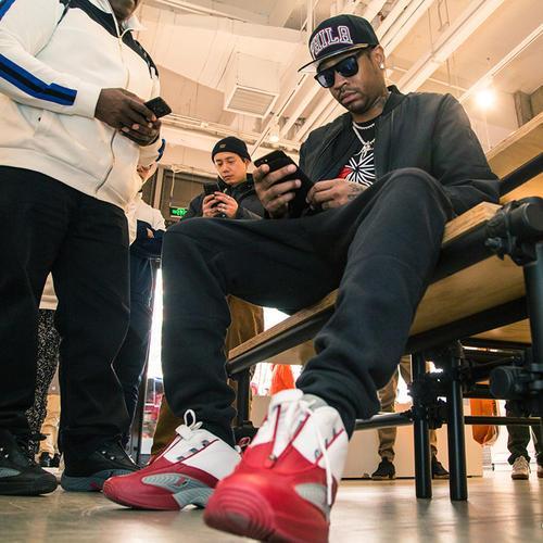 苏州队主帅李玮锋回应没收队员薯片：想走职业就要像职业看齐（苏州队主帅李玮锋谈收走队员薯片：立志职业就得按职业标准自律）