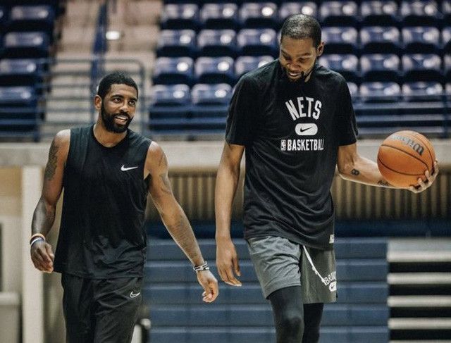 共和报：米兰正加速推进签回蒂亚戈-席尔瓦的交易（共和报：米兰提速推进蒂亚戈-席尔瓦回归交易）