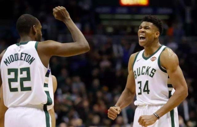 库尼亚赛后向老东家狼队球迷鼓掌致谢（库尼亚赛后鼓掌致谢前东家狼队球迷）