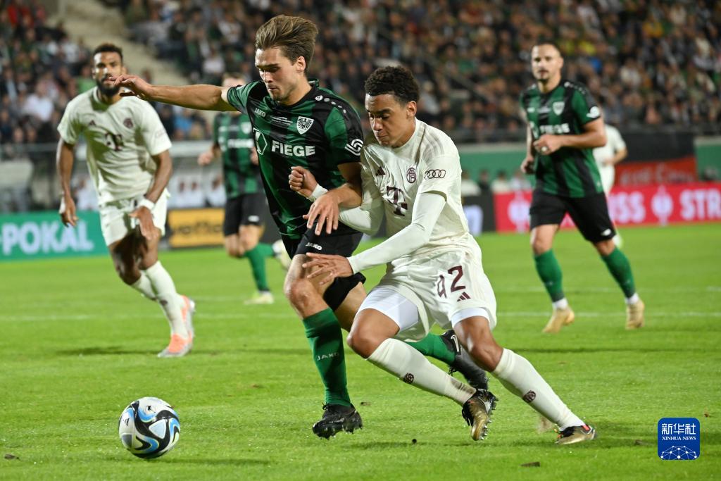 成都南看台球迷赛前训练喊话：绝不允许河南这种队在我们主场庆祝