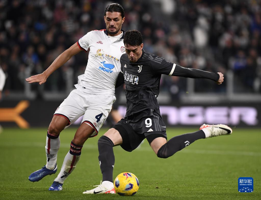 西甲半场：安东尼闪击，费兰戴帽，巴萨暂4-1贝蒂斯（西甲半场：安东尼先拔头筹，费兰戴帽，巴萨4-1暂领先贝蒂斯）