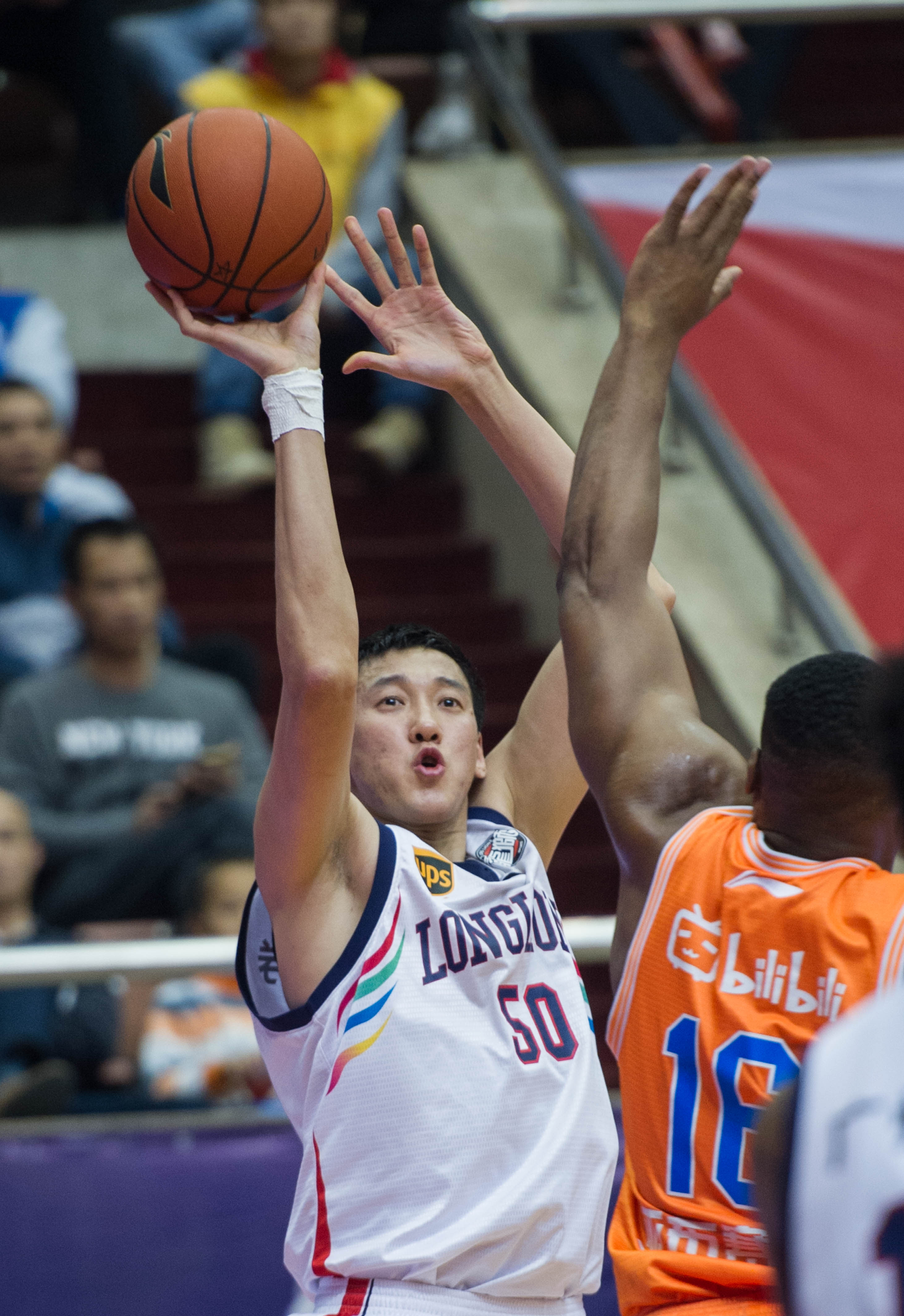 拉波尔塔：在新诺坎普为梅西办致敬仪式会很美好，但要等到26年底再谈（拉波尔塔：新诺坎普为梅西办致敬仪式是美事，但要等到2026年底再议）