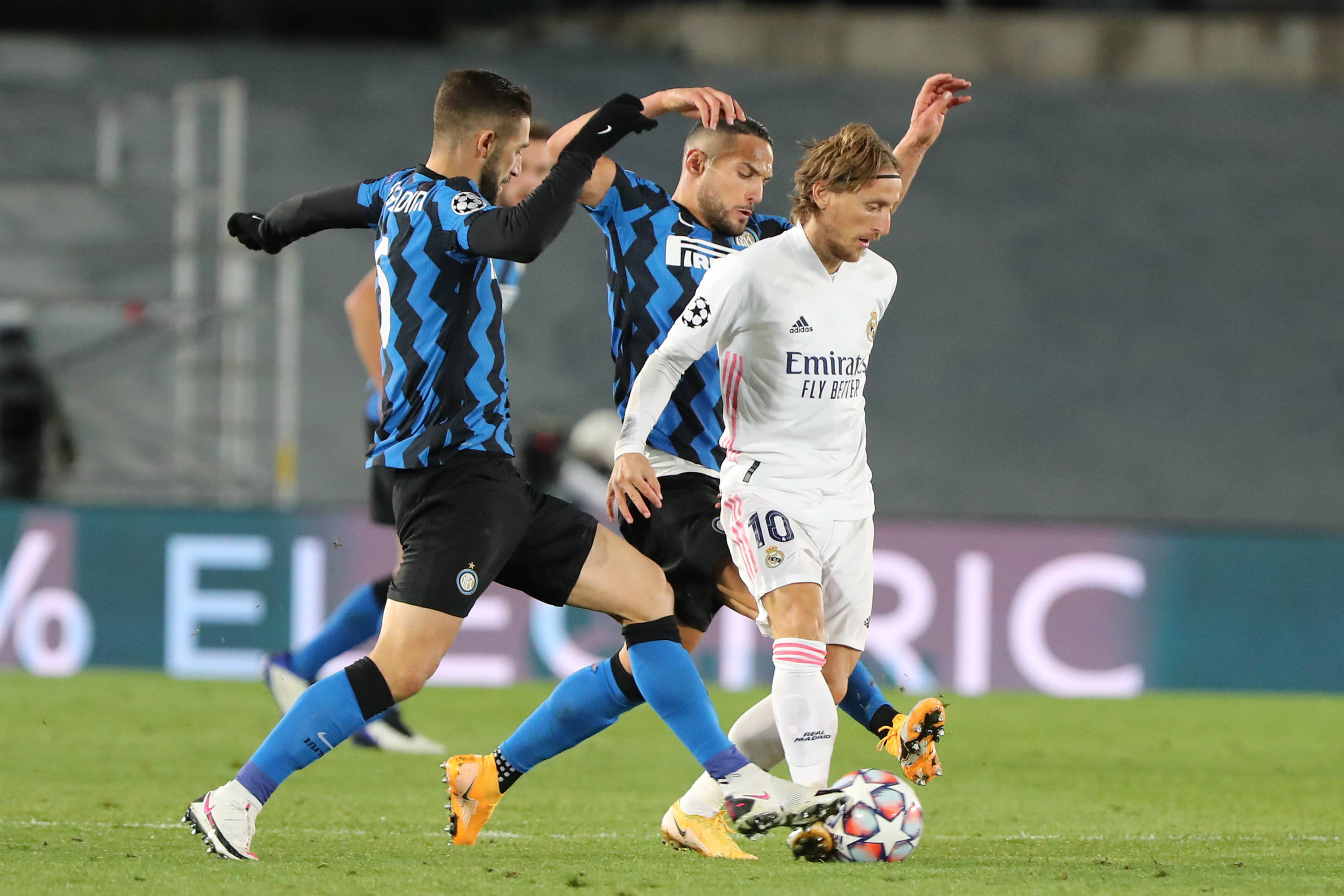 曼联欧联杯小组赛胜负形势分析（曼联欧联杯小组赛胜负格局解析）