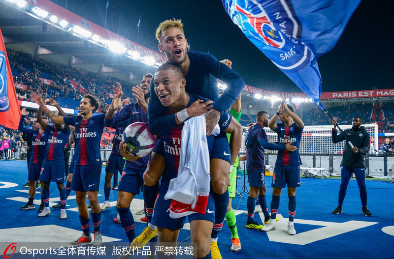 记者：西海岸外援戴维森返回巴西接受鼻梁手术，恢复期3个月（记者透露：西海岸外援戴维森回巴西做鼻梁手术，预计缺阵三个月）