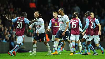 记者问批评球员是否担心更衣室反对，穆帅：你爸对你永远都很好？（被问批评球员会否惹更衣室不满，穆帅反问：你爸会一直对你好吗？）