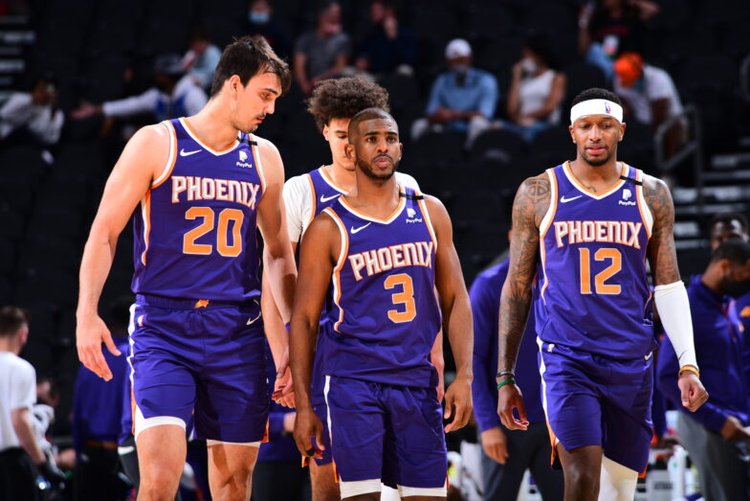 亚冠焦点：布里兰主场死磕江原FC，谁能抢占出线先机？（亚冠重头戏：布里兰主场硬碰江原FC，谁将抢得出线优势？）