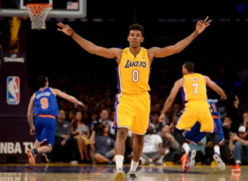 梅西：瓜帅是史上最佳教练；世界杯阿根廷会全力以赴尝试卫冕（梅西称瓜迪奥拉为历史最佳主帅，阿根廷将为世界杯卫冕全力以赴）